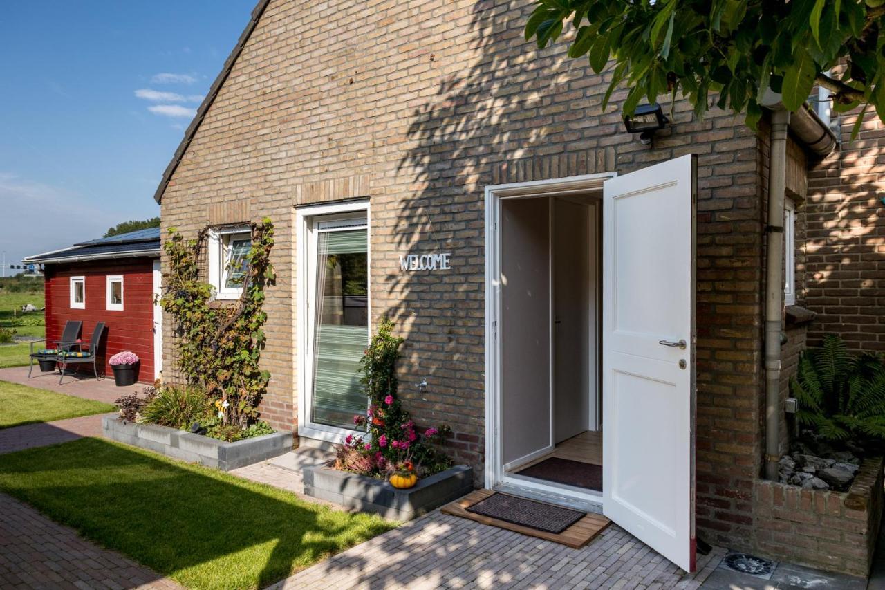 At Marries Bed and Breakfast Wilp Exteriör bild